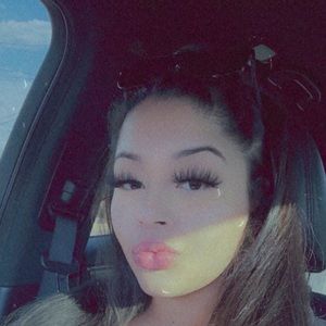 Meet your Posher, Leslie